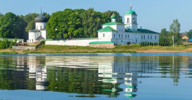 Спасо-Преображенский собор Мирожского монастыря фото на карте