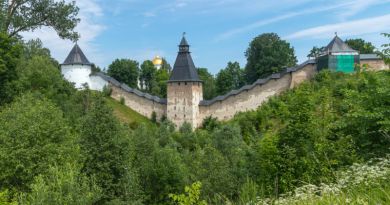 Экскурсия из Пскова: Изборск-Печоры с обедом в Мальской долине фото 13353